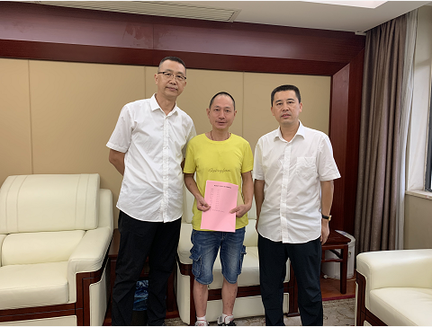 助力少年，點(diǎn)燃希望之光！